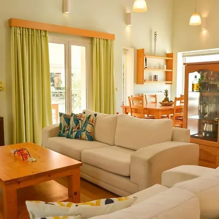 بيت للعطل Artemis House آغيوس غيوريوس باغون