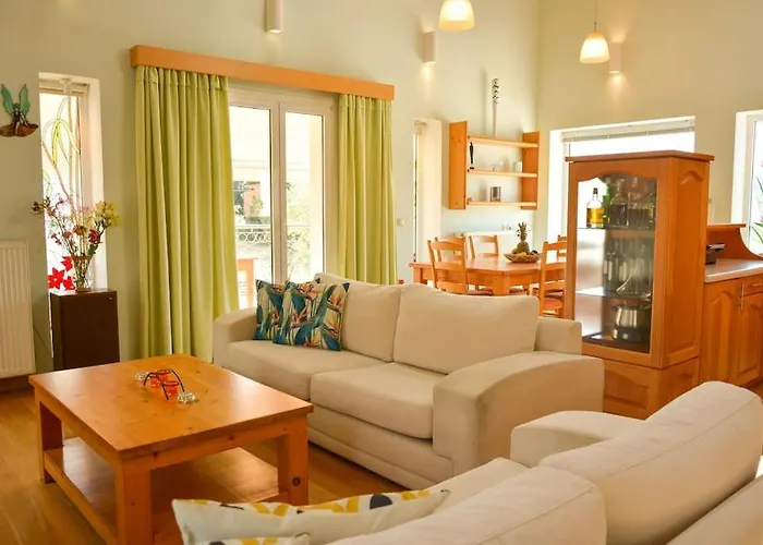بيت للعطل Artemis House آغيوس غيوريوس باغون