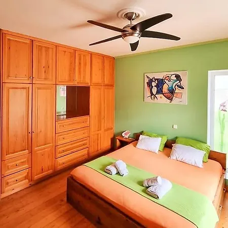 Feriehus Artemis House Agios Georgios Pagon