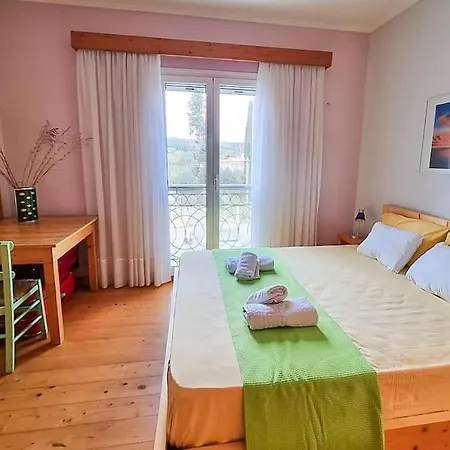 Feriehus Artemis House Agios Georgios Pagon